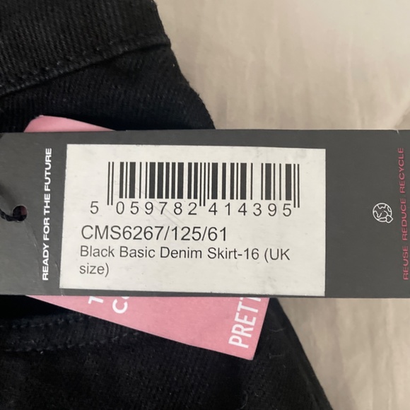 Black skirt - Picture 2 of 3